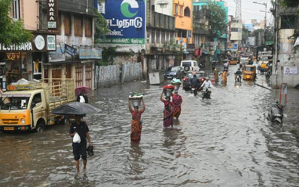 chennai Rain : चेन्नई शहर पाण्याखाली!  : मुसळधार पावसाने वाताहत 