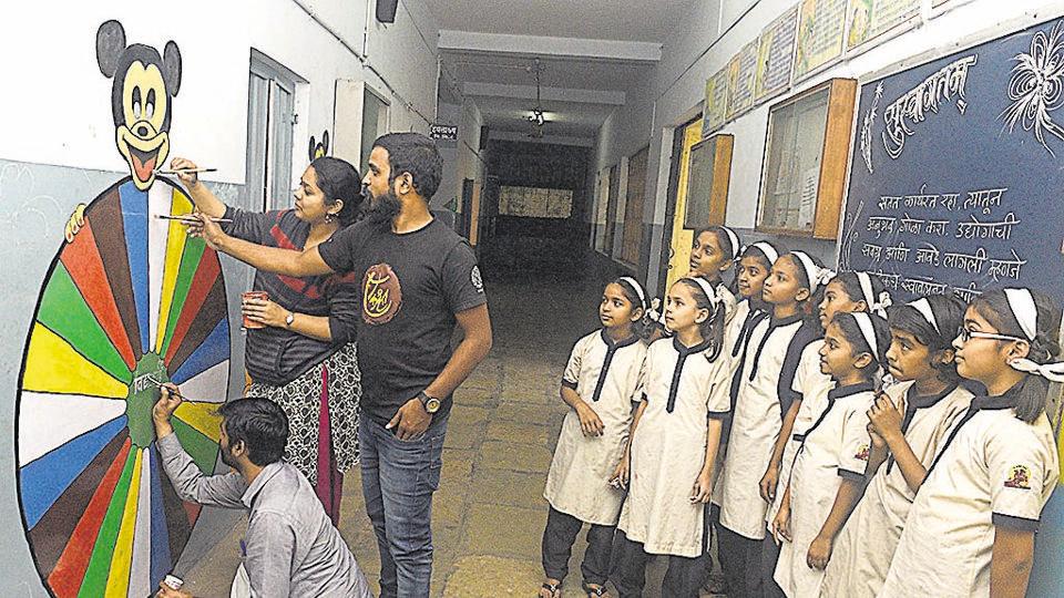 Pune School Reopen : पुण्यातील  पहिली ते सातवी पर्यंतच्या शाळा गुरुवार पासून  सुरु होणार : महापालिका आयुक्तांचे आदेश जारी 