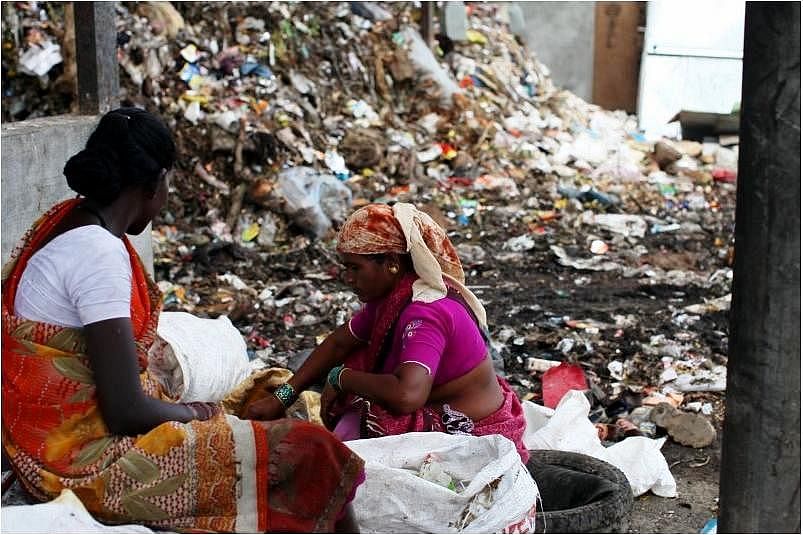 Waste pickers : १२४ कचरा वेचकांना  २.४ कोटी रुपयांच्या विमा संरक्षणाला फटका : महापालिकेची दिरंगाई भोवणार असल्याचा आरोप 