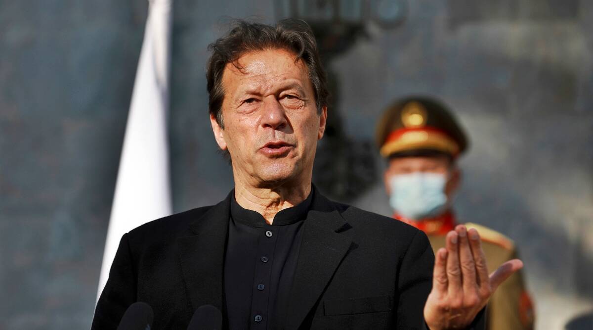Imran Khan : Pakistan : मध्यरात्री पाकिस्तानमधील सरकार पडलं  : इम्रान खान यांना पदावरून हटवले 