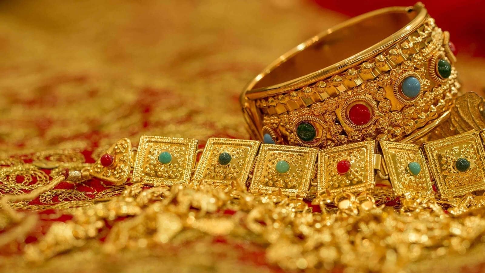 Buying gold on Dhanteras |  धनत्रयोदशीला सोने खरेदी करताना या 3 गोष्टी लक्षात ठेवा | फसवणूक होणार नाही