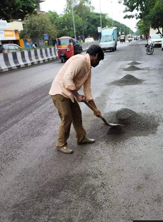 Road works in Vadgaon Sheri | विश्रांतवाडी ते विमानतळ रस्ता होणार सिमेंट काँक्रीटचा! | वडगाव शेरीतील रस्त्याच्या कामांसाठी 42 कोटींचा निधी | आमदार सुनिल टिंगरे यांची माहिती