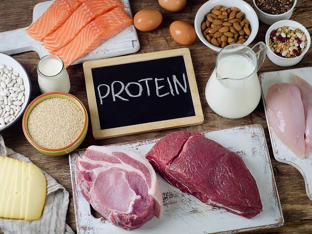 Protein Sources | वजन वाढू न देण्यासाठी आणि ताकद वाढवण्यासाठी प्रोटीन च का आवश्यक असतात? आपल्या आहारात तुम्हाला कशातून प्रोटीन मिळेल? स्रोत जाणून घ्या!