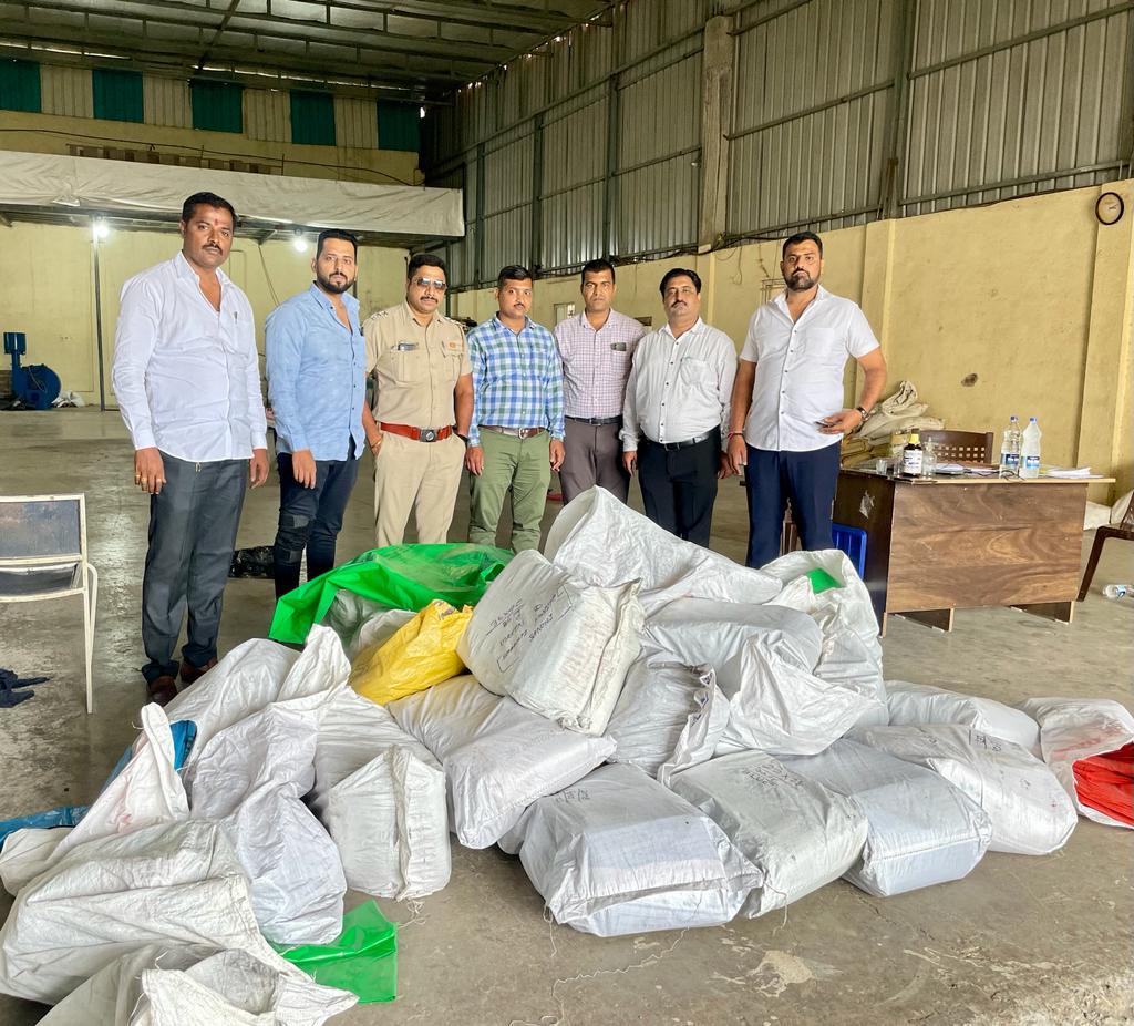 Plastic Seizure Action | PMC Pune | पुणे महापालिकेकडून कात्रज परिसरातील 800 किलो प्लास्टिक जप्त 
