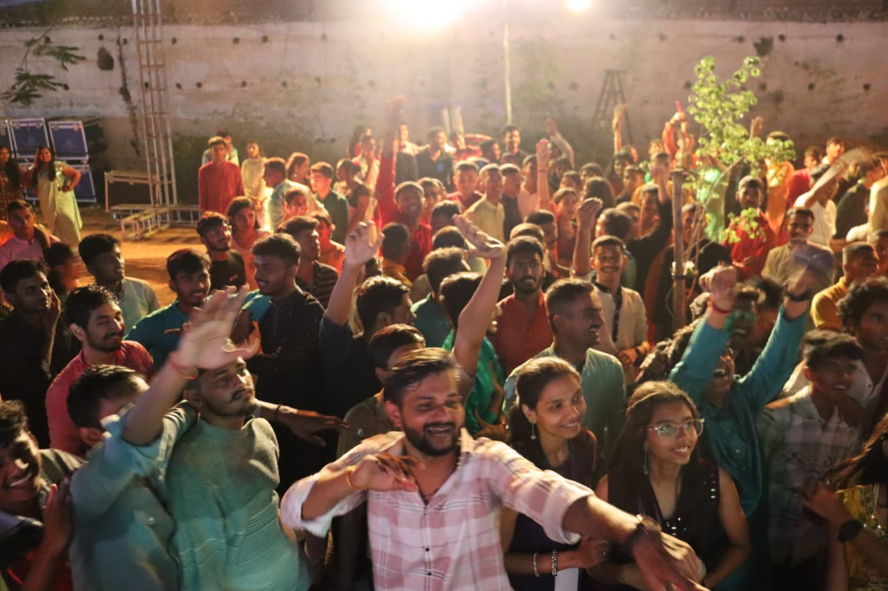 PMC puneri Navratri Fest | मुळा मुठा नदीच्या किनारी रंगला दांडिया