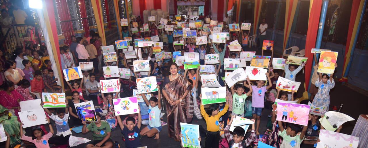 Navratri Mahostav | “आम्ही चालू ठेवू पुढे हा वारसा” | पुणे नवरात्रौ महिला महोत्सवात लहान मुले रमली ‘चिंटू’समवेत चित्रांमध्ये!