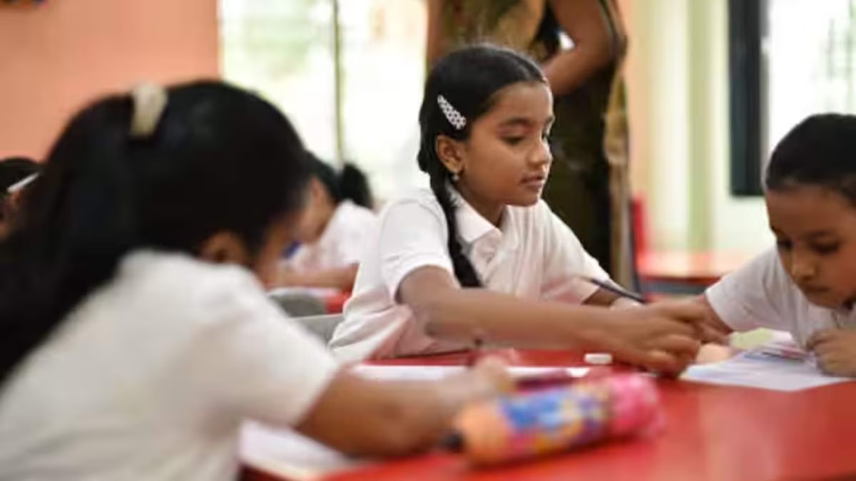Schools upto 4th in the Maharashtra state will open after nine in the morning