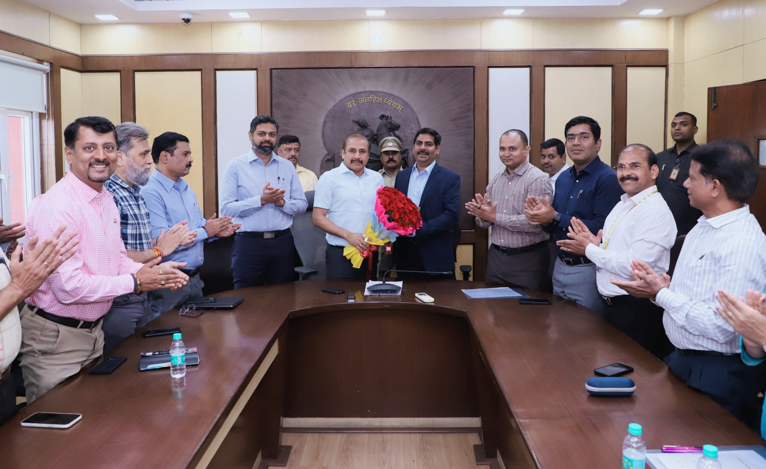 Dr.  Rajendra Bhosle, IAS take over the charge of Pune Municipal Commissioner!